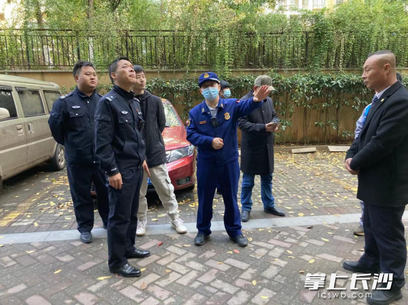 消防监督员联合派出所、街道人员上门处理。
