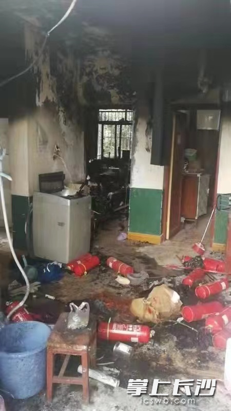 救火现场。