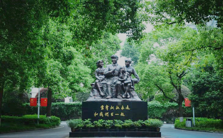 长沙市雷锋学校是雷锋同志的母校。资料图片 长沙市雷锋学校是雷锋同志的母校。资料图片