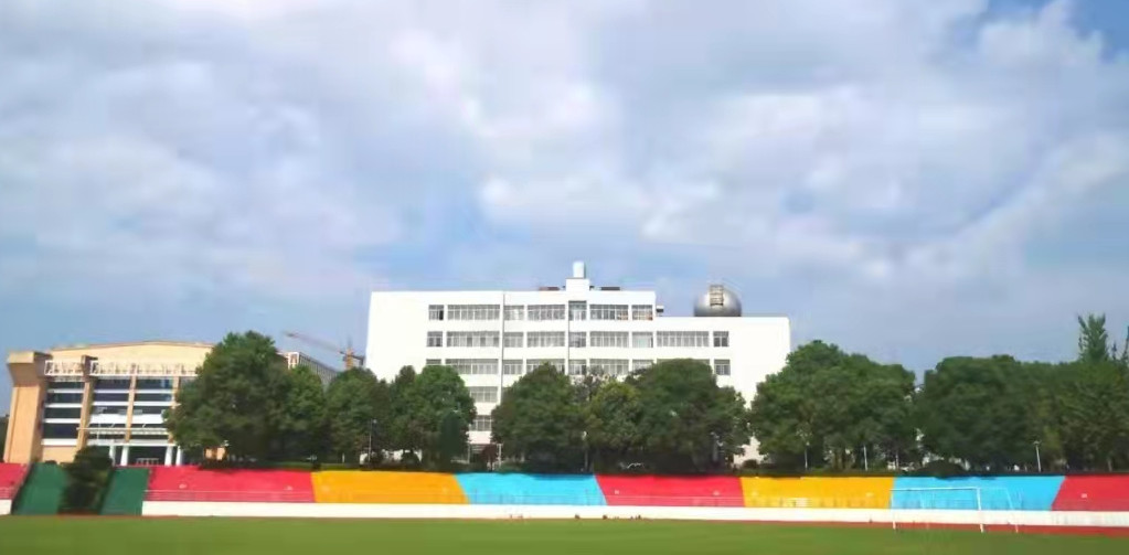 环境优美的雷锋学校校园。资料图片 环境优美的雷锋学校校园。资料图片