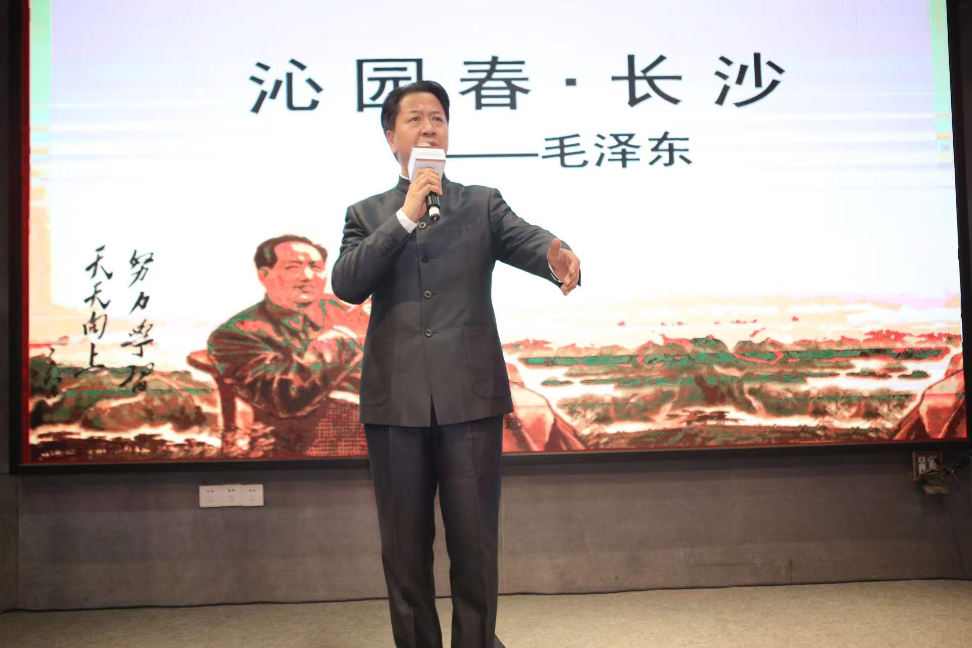 2021年雨花区经典诗词诵读活动举行，一首首情感丰富、慷慨激昂的诗词在现场回荡。长沙晚报通讯员  张竹梅  摄