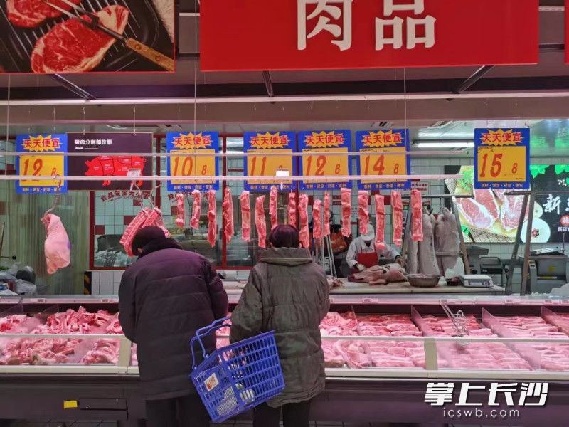 天心区各种肉类食品价平供应稳。
