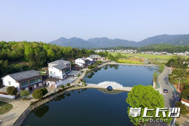 全国文明村金龙镇燎原村航拍图