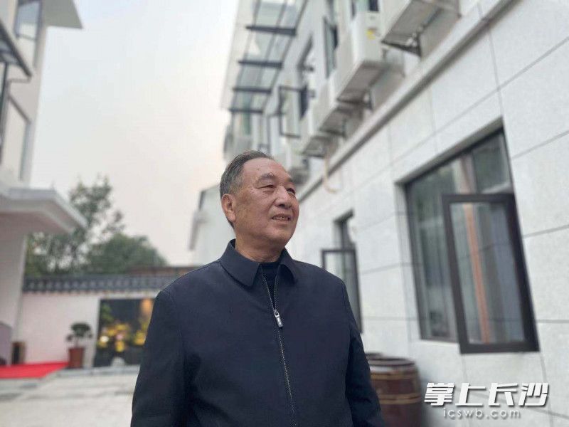 周宾兴讲述清溪村的改变故事。以下图片均为长沙晚报全媒体记者 张洋子 摄