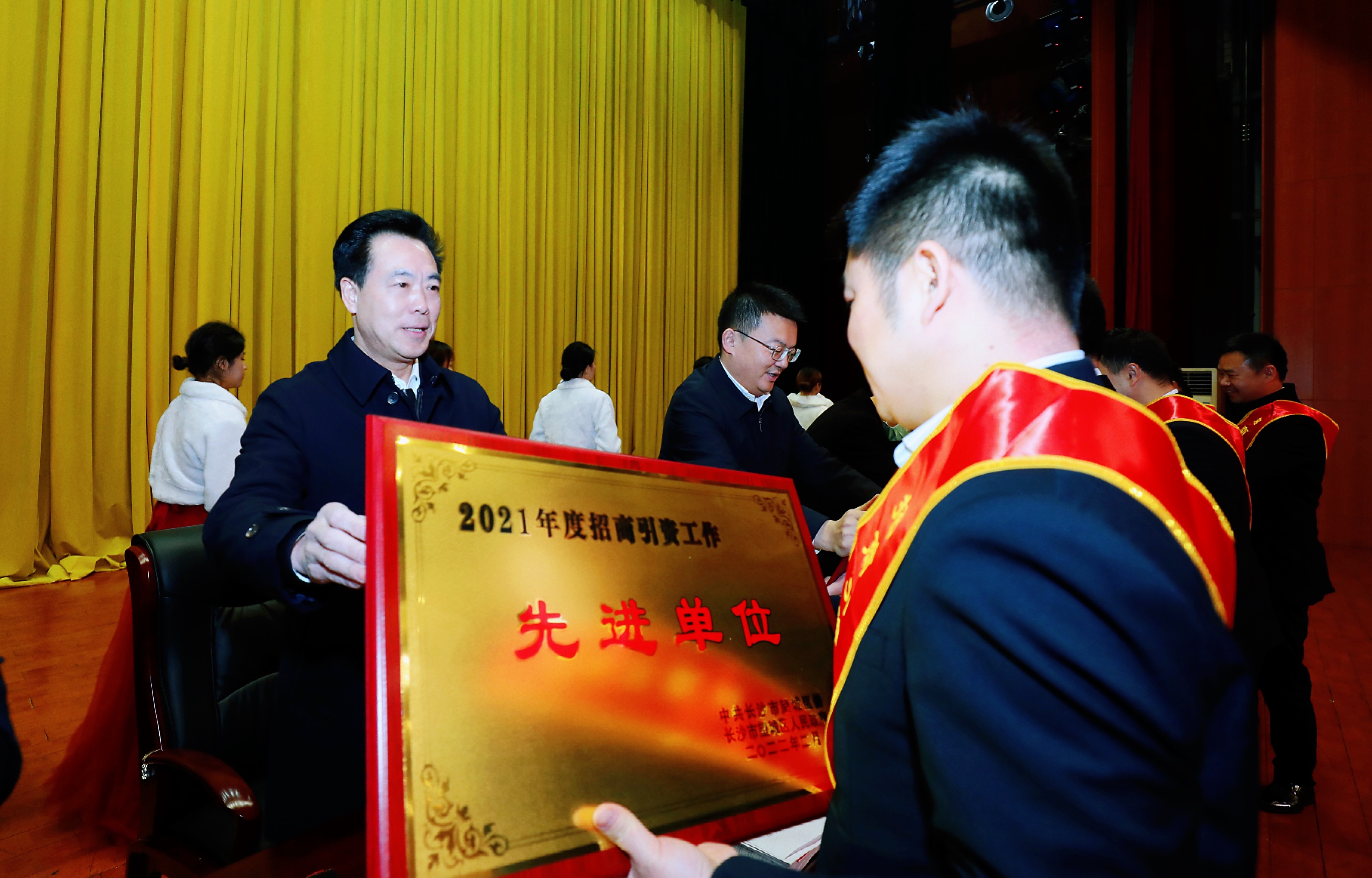 今天上午，望城区召开“产业升级 项目攻坚”项目建设动员大会。