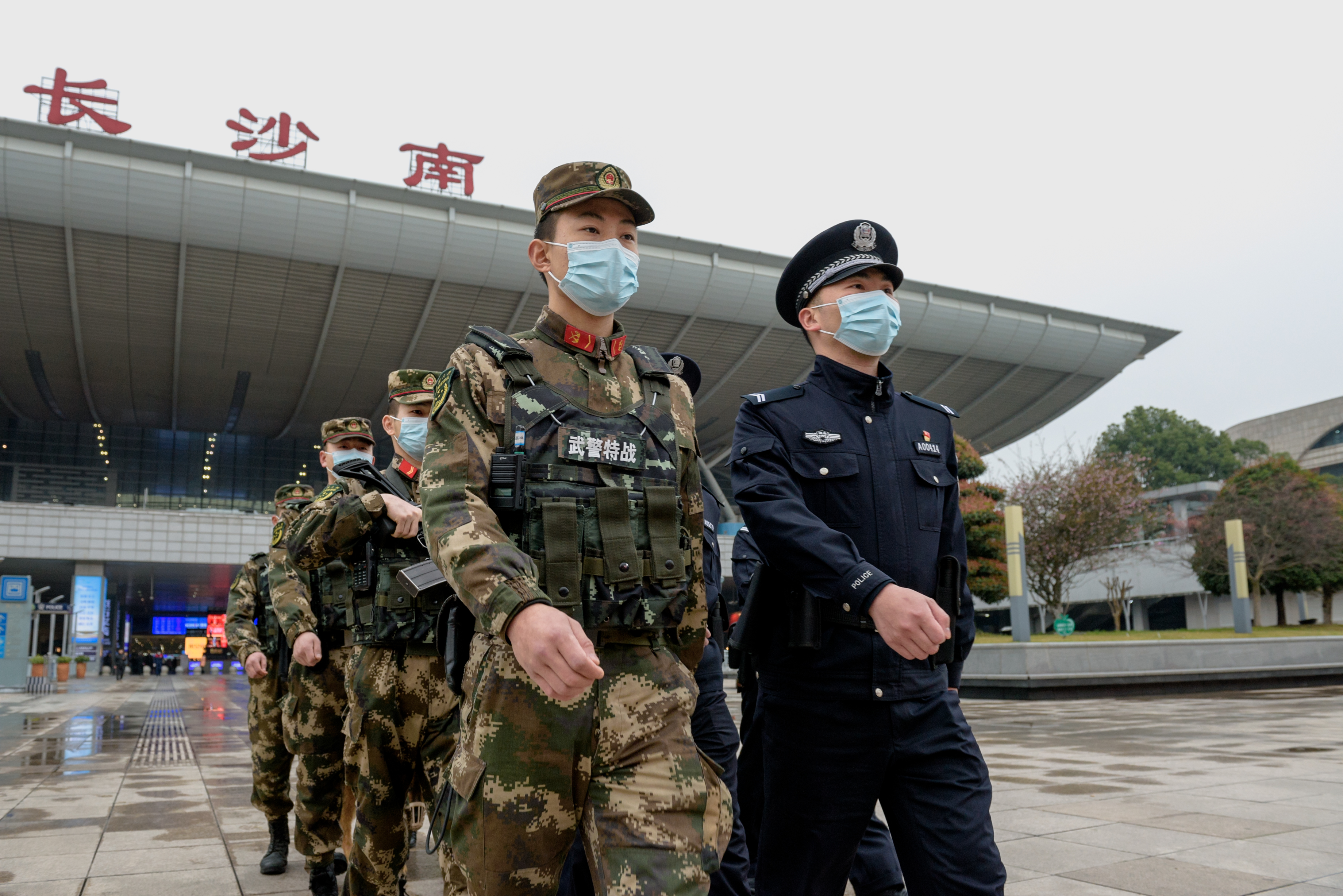 在长沙火车南站地区综管办牵头协调，站区各驻站单位共同协作下，整个春运期间站区秩序井然、环境洁净、服务高效。资料图片