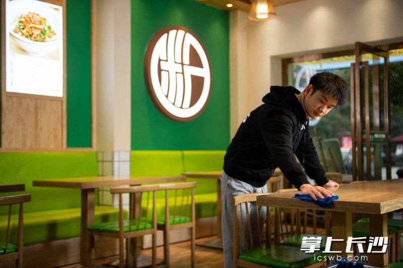 刘虎踞