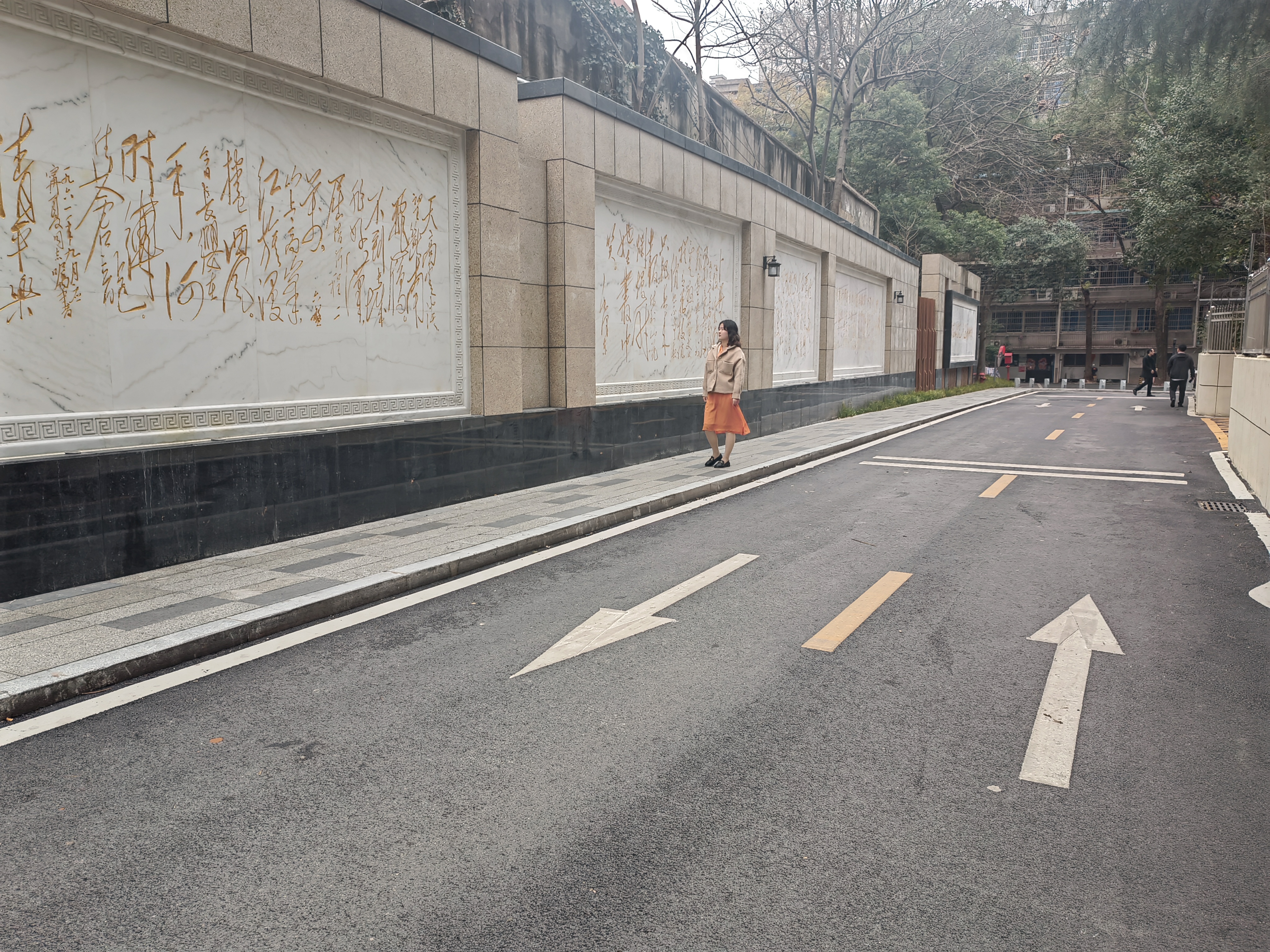 经过提质改造，这条位于东塘商圈西南角的背街小巷焕然一新。   长沙晚报全媒体记者 胡媛媛 摄
