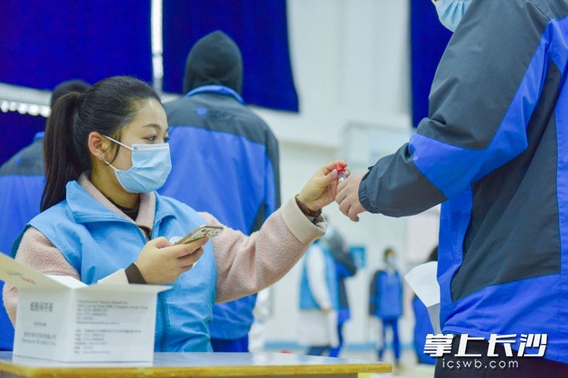 核酸检测有序进行。