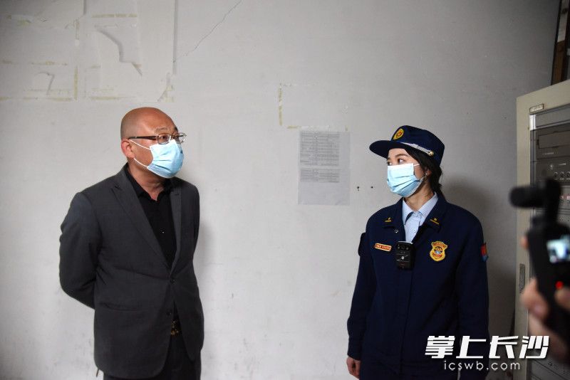 4月1日，消防部门对开福区极目楚天家园（长沙富佳物业管理有限公司）进行集中曝光。均为长沙晚报全媒体记者 刘琦 摄