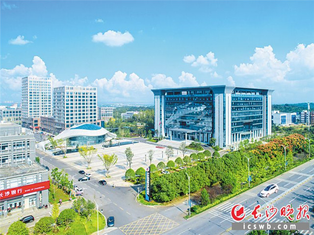 　位于宁乡高新区的湖南大学科技产业园，为省内高校的智力资源成果转化、产业化提供落地平台。 长沙晚报通讯员 王慧 供图