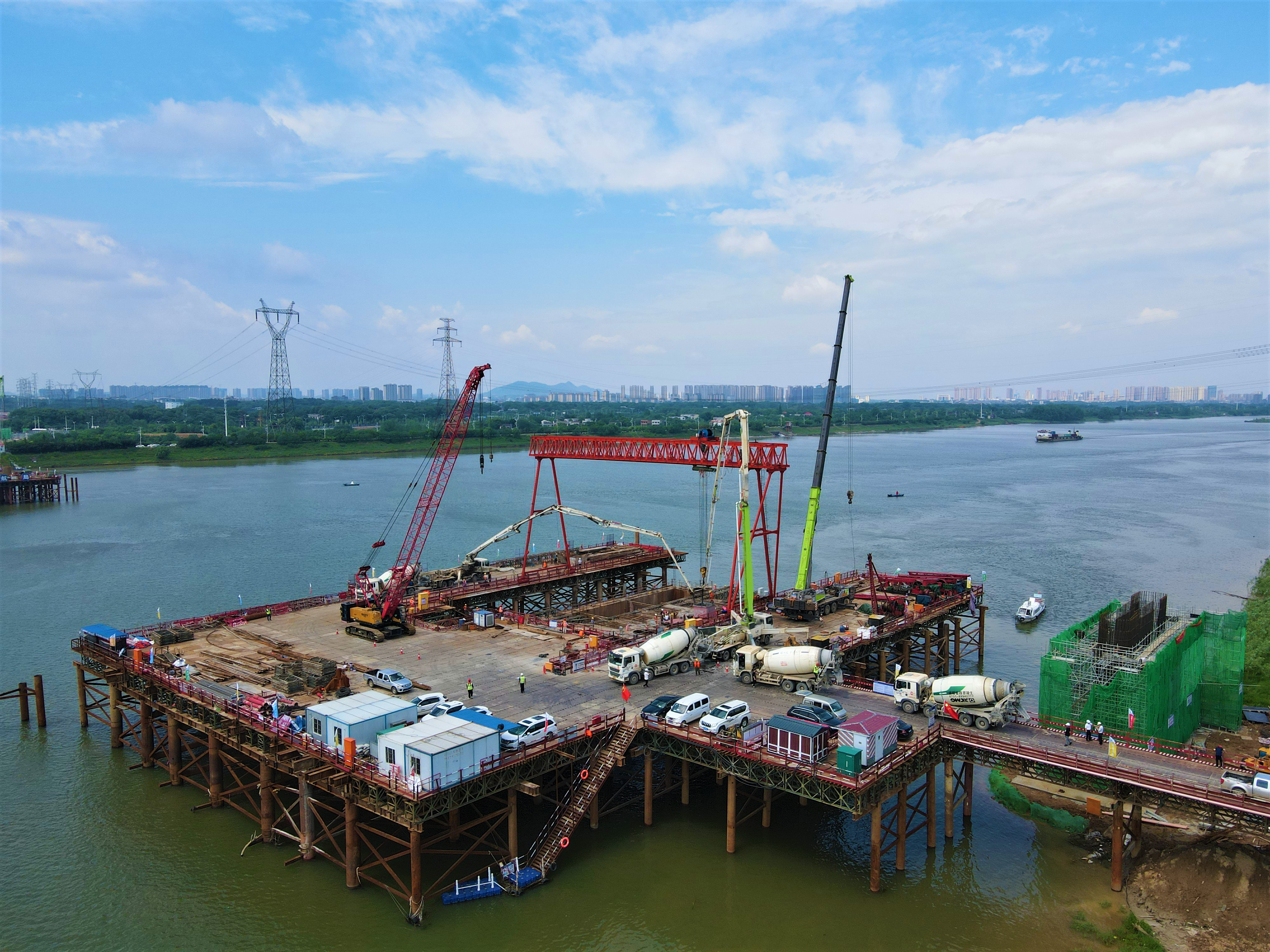 中交二航局香炉洲大桥项目30号主墩桩基施工全部完成 。  项目方供图