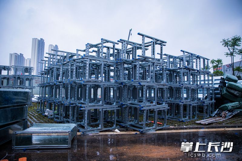 “中建奇配”热水器支架