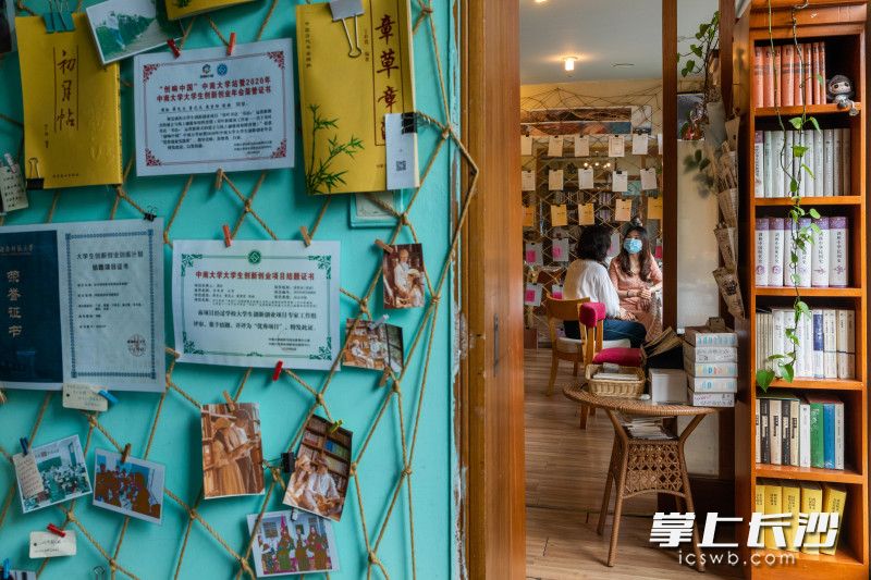 贝叶书店的“志愿者经营管理模式”一直持续了下来。长沙晚报全媒体记者 董阳 摄