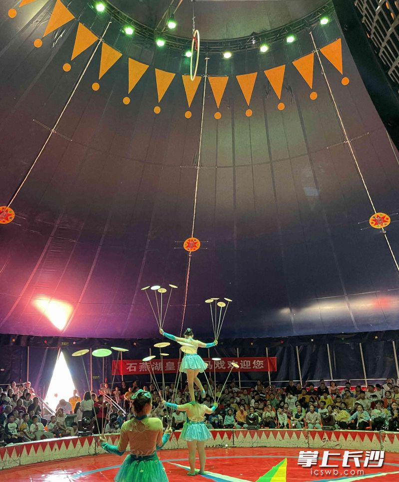 五一小长假，石燕湖将上演马戏大戏。   均为长沙晚报通讯员邓丽丹摄