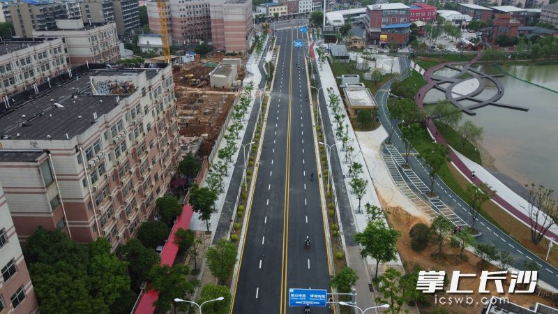29日，后湖路全线通车。