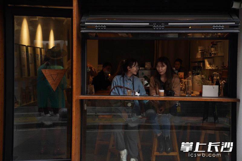 品味浪漫甜品，享受快乐时光，适合闺蜜小聚。