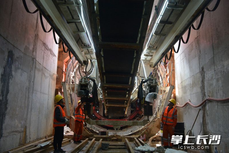 雨花区金海路雨水分流箱涵工程项目全长约2100米。