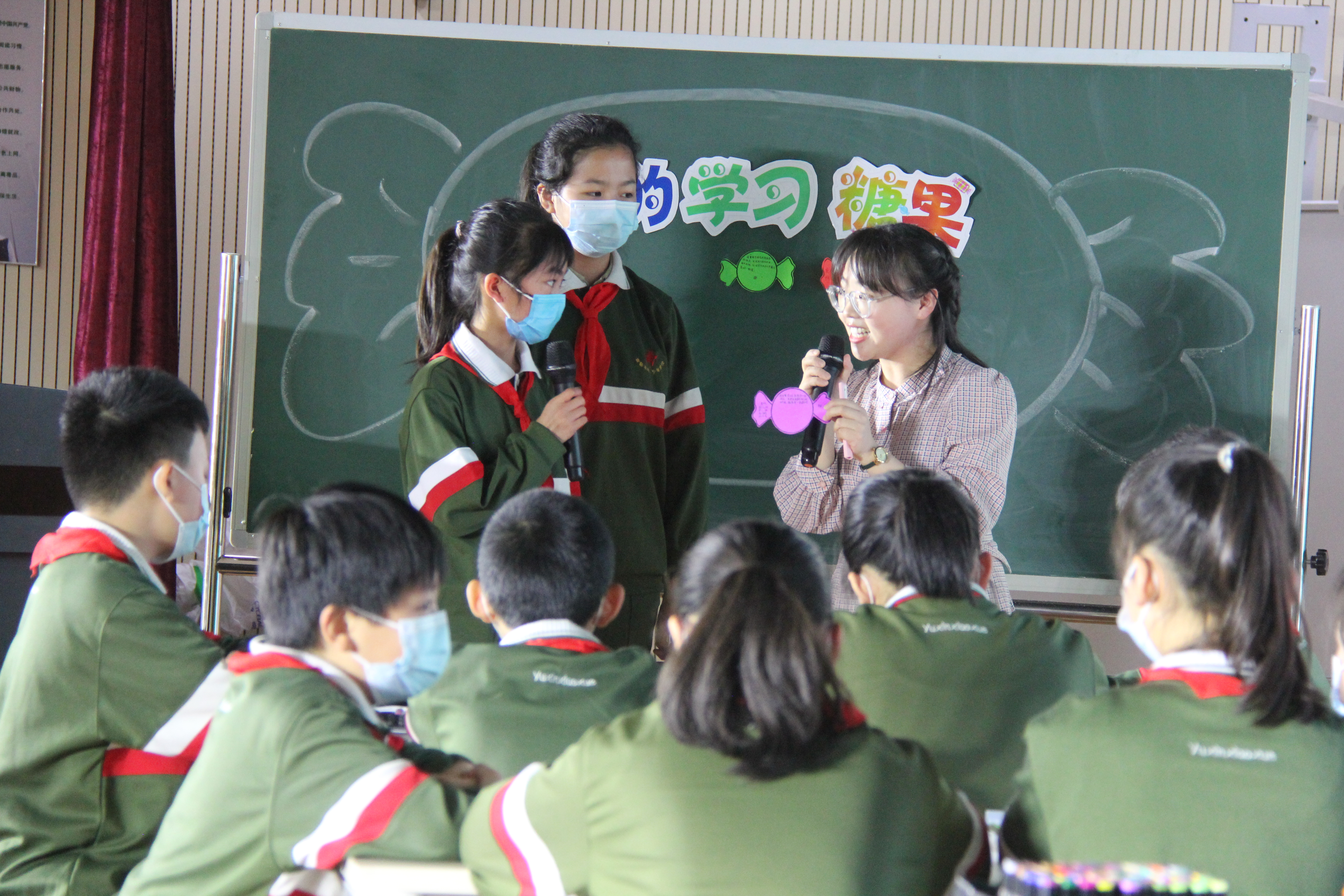 今日，雨花区一场以“520”心理健康日为背景，以“学习力点亮未来”为主题的开放活动在雨花区育新小学举行。学校供图