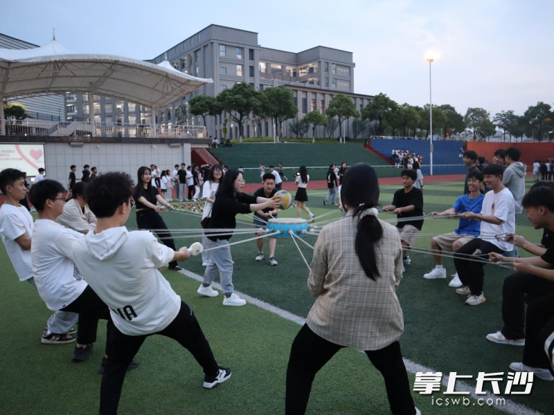三一职院举办户外主题班会。均为通讯员供图