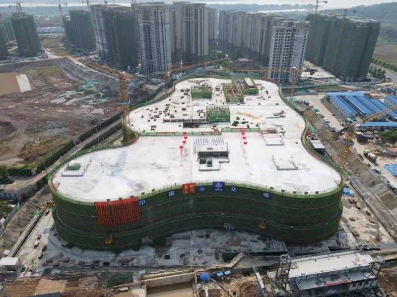 观音港（南部）游客集散中心总建筑面积104789.16平方米。