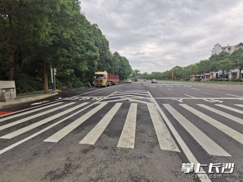 岳麓区银杉路的好家园小区公交车站最近被拆除了。  长沙晚报全媒体记者 刘树源 摄