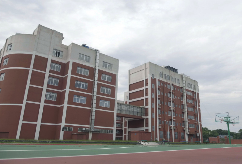 创新中学校园一角。