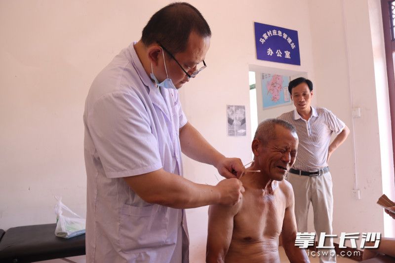 7月9日至15日，湖南中医药大学信息科学与工程学院“三下乡”社会实践团队一行26人到怀化市沅陵县麻溪铺镇马家村开展了为期一周的社会实践活动。均为学校供图