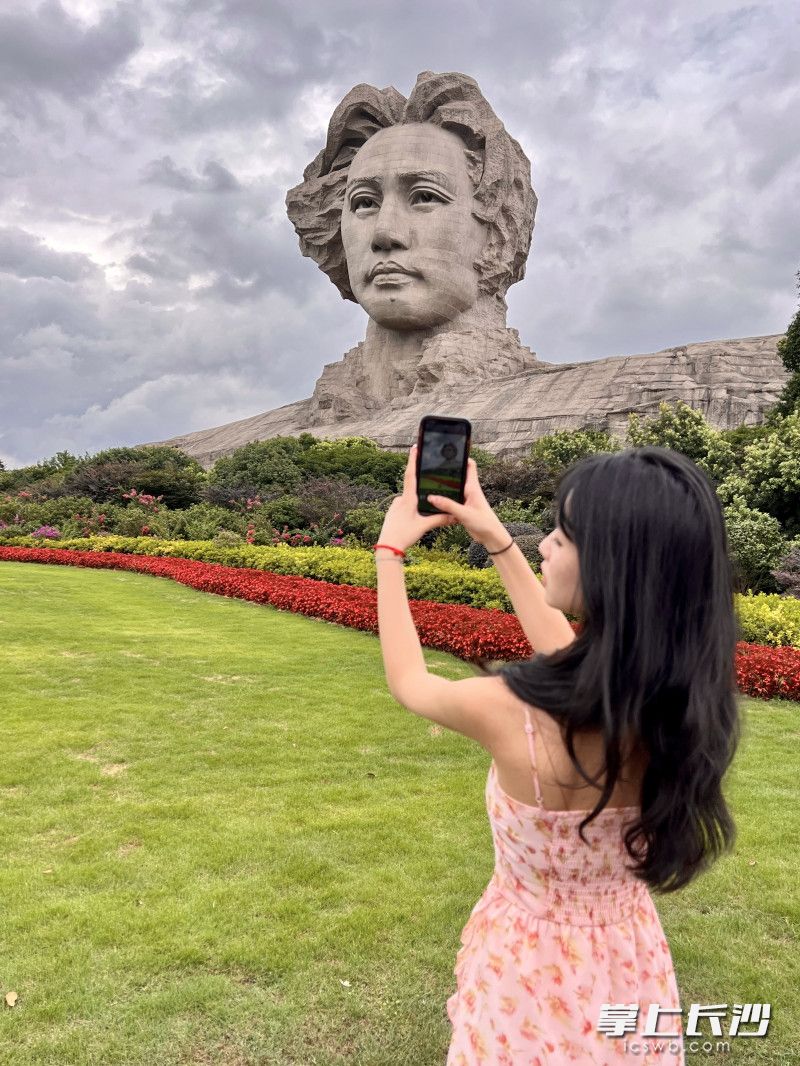 李诗涵在橘子洲头 李诗涵在橘子洲头