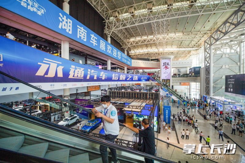 2022湖南车展热度不减。长沙晚报全媒体记者 邹麟 摄