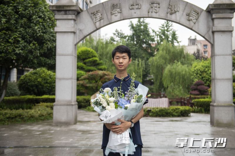 第54届国际化学奥赛金牌获得者、长郡中学学生贺文。长沙晚报全媒体记者 郭雨滴 摄