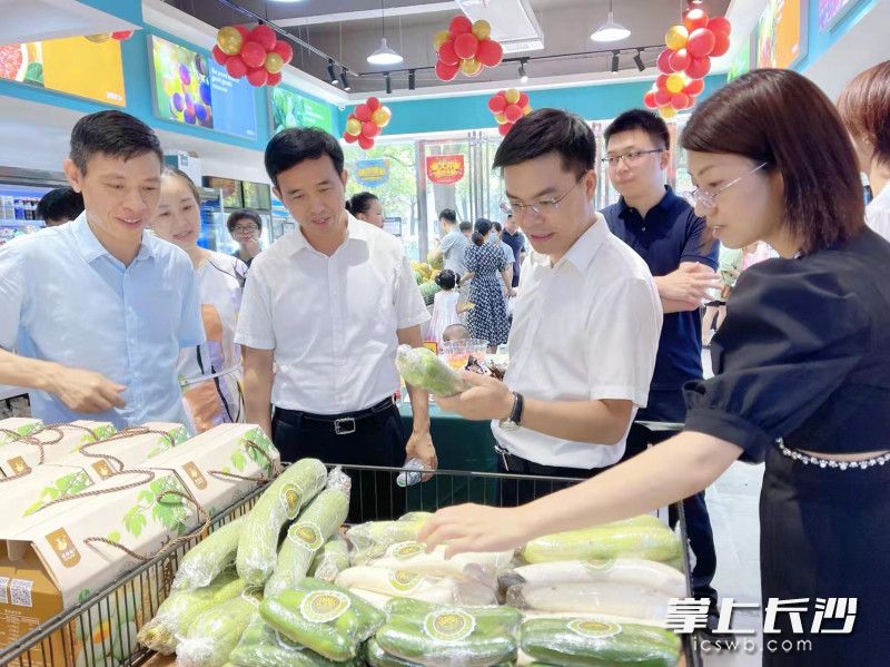 乡村振兴农特产品线下体验店获得各界支持。
