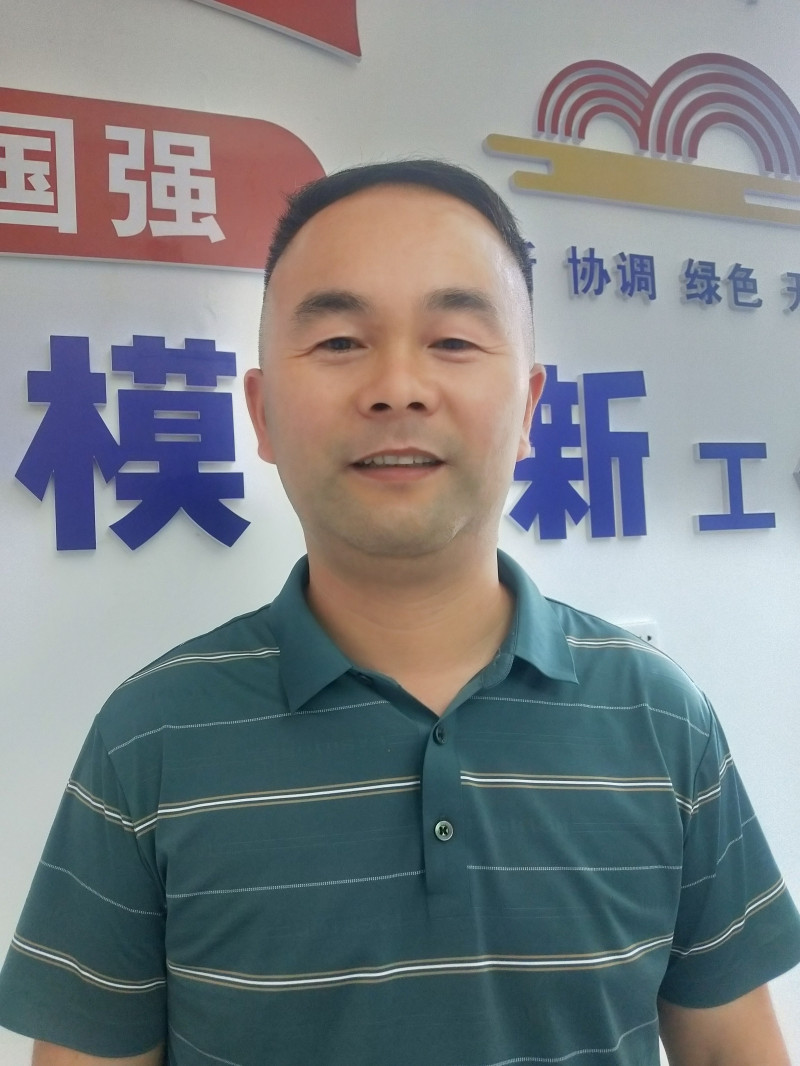 浏阳市动物疫病预防控制中心主任伍国强   长沙晚报全媒体记者 黎铁桥 摄