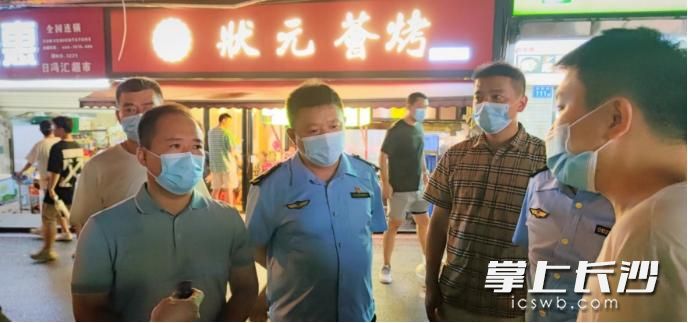 天心区持续开展“暑期食品安全”守护专项整治行动。