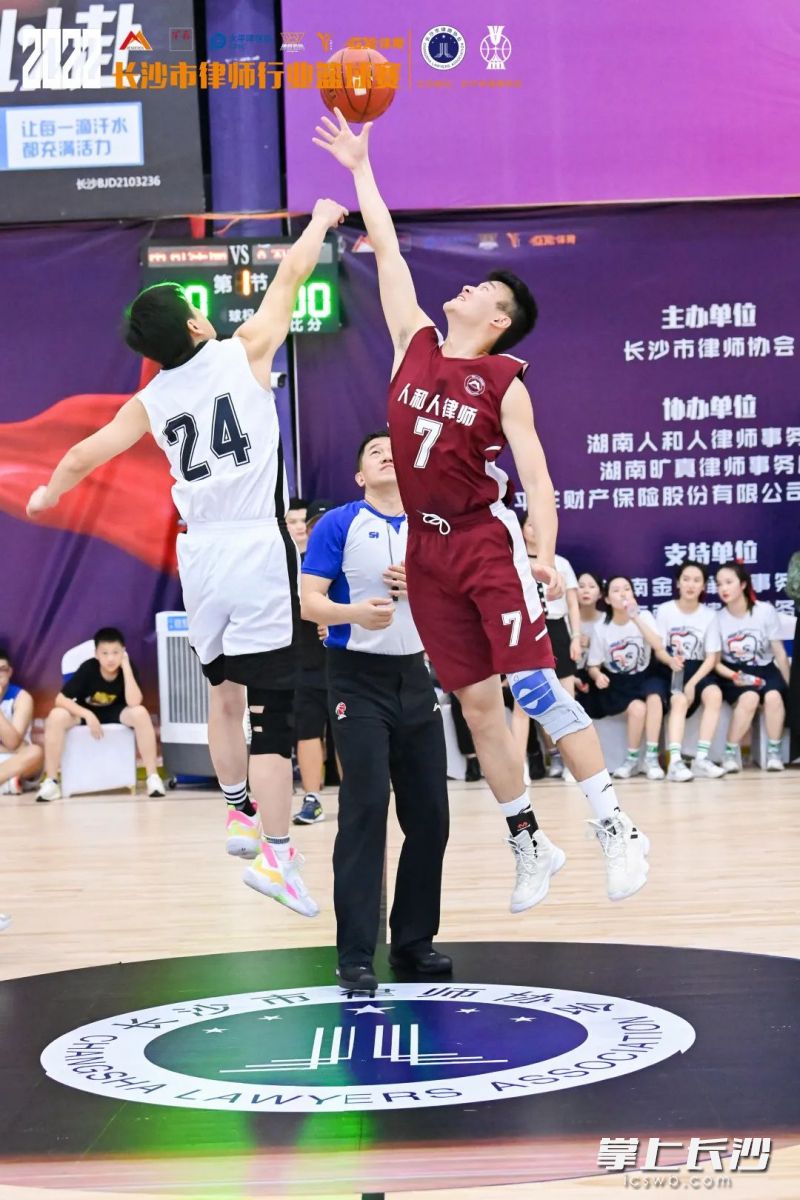 比赛现场。市律师协会供图