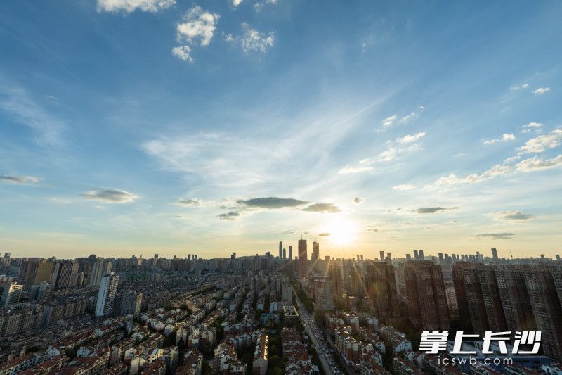 长沙的天，天天，天蓝。图片均为长沙晚报全媒体记者 董阳 摄