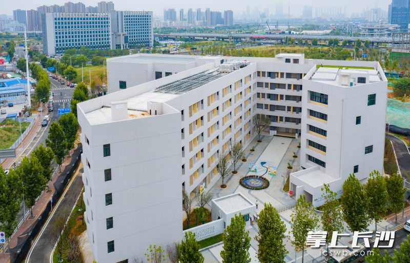 近年来，名校资源的引入对片区楼盘的吸引力和价值提升发挥了重要作用。长沙晚报全媒体记者 邹麟 摄