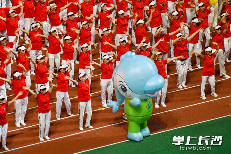 第十四届省运会开幕式文艺彩排现场。均为长沙晚报全媒体记者 郭雨滴 摄
