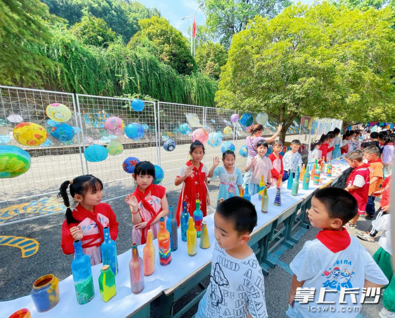 各种彩绘作品引起了大家的关注。