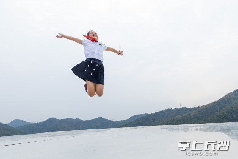 “绿心体验官”在长株潭绿心“森呼吸”。均为长沙晚报全媒体记者 董阳 摄 “绿心体验官”在长株潭绿心“森呼吸”。均为长沙晚报全媒体记者 董阳 摄