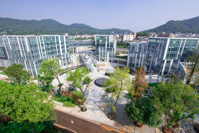 湘江科创基地一期于2021年建成并投入运营，目前共有注册企业119家，入驻企业28家。
