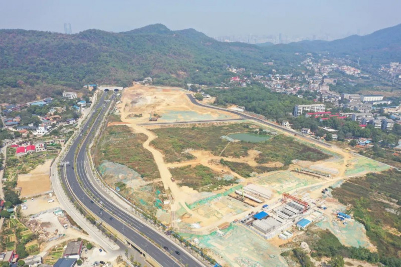 湘江科创基地二、三期路网建设正在全力推进中。