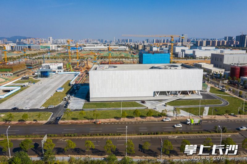 在位于湘江新区（长沙高新区）长沙市人工智能创新中心，部署于“世界计算·长沙智谷”项目首开区域。