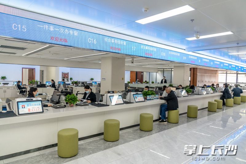 138个综合受理窗可办1164项事项。