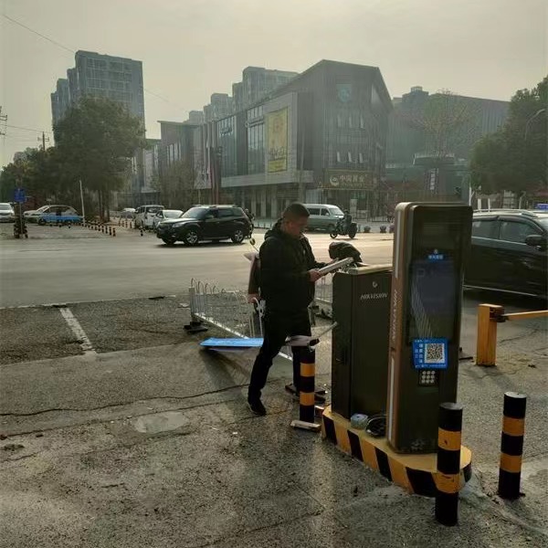系统正在安装中。均为长沙晚报通讯员 周丹 供图