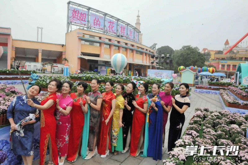 23日，长沙世界之窗“姐姐的花样年华第三季”启幕。图片均为长沙晚报全媒体记者 贺文兵 摄