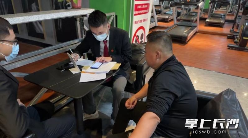 被执行人当场将剩余不到3000元的案款履行完毕。法院供图