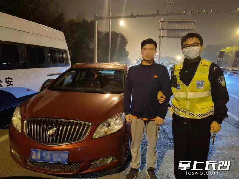 开福交警查处邓某某酒驾