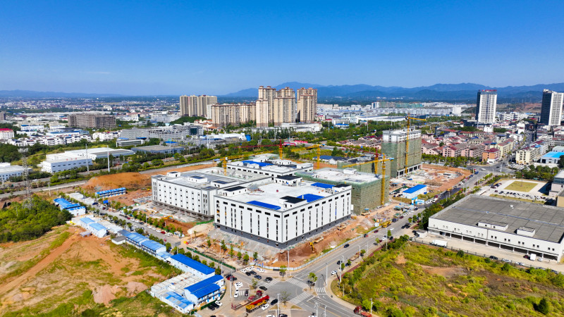 即进入试投产的九典制药高端制剂研发产业园。周 媖供图