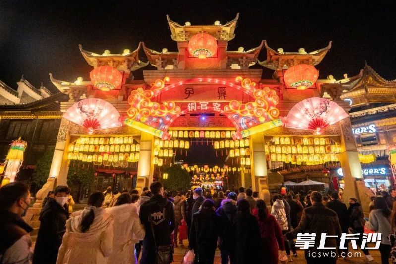 铜官窑花灯。  均为资料图片